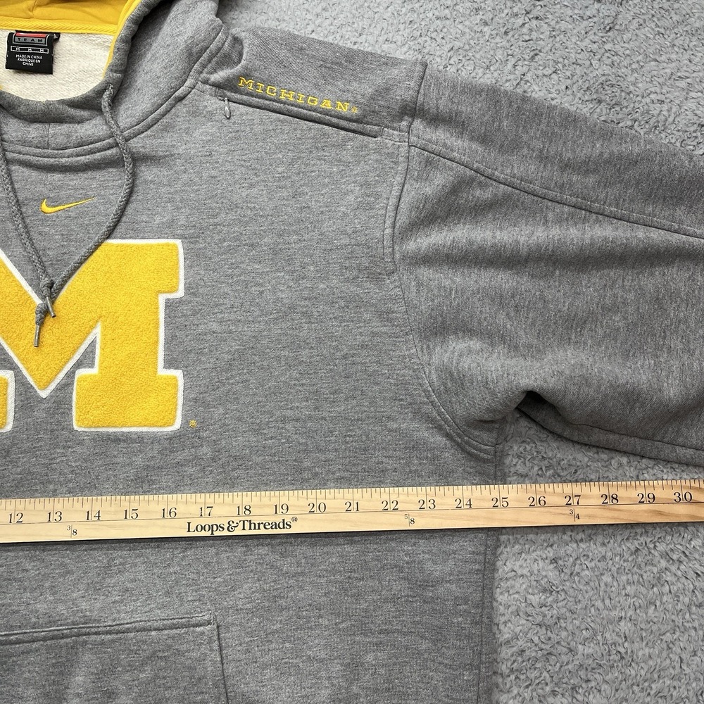 Nike Michigan Wolverines Center Swoosh Hoodie Mens M Y2K Gray Yellow Embroidered - Picture 3 of 12